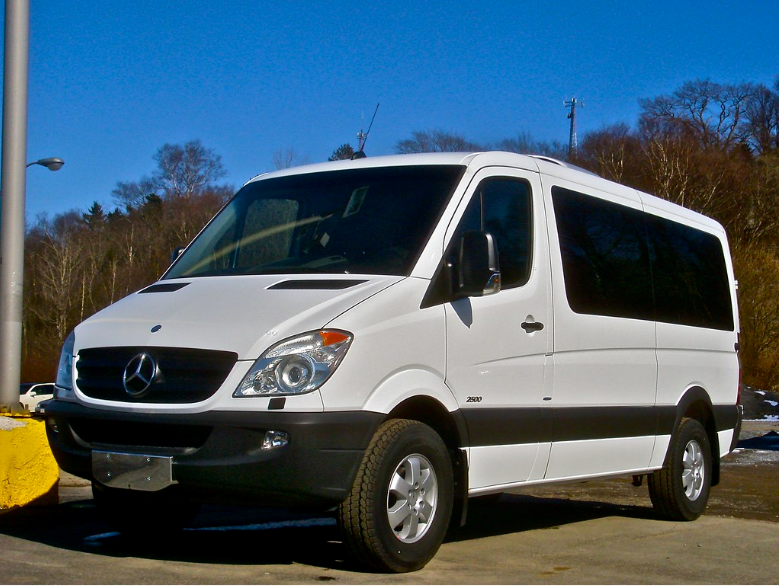 2010年賓士Sprinter2500型廂型車。