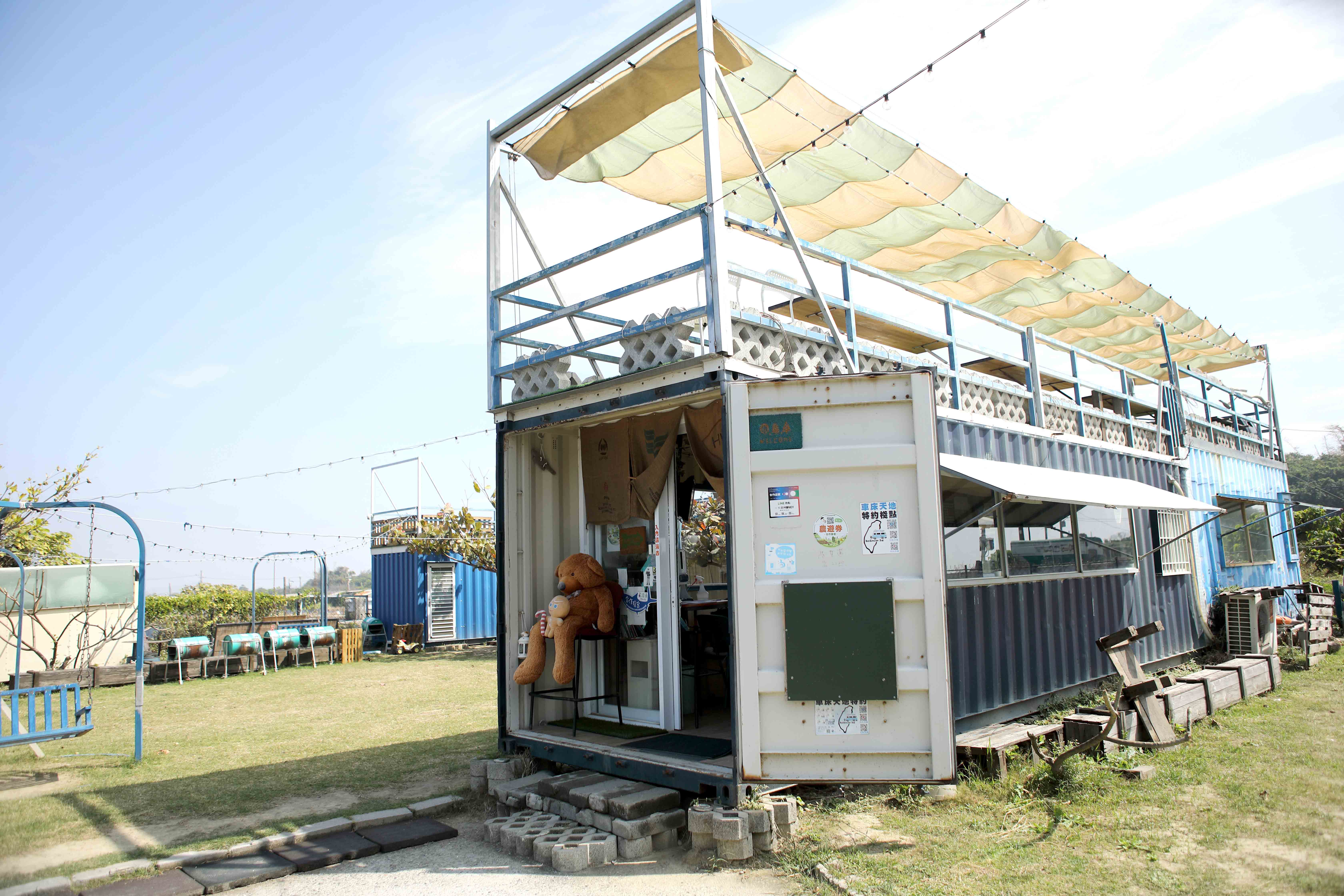 在生產場旁的餘香咖啡也是張博仁改造傳統養殖業的嘗試。